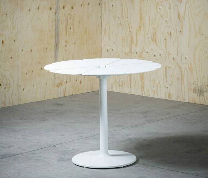 Flo Dining Table S